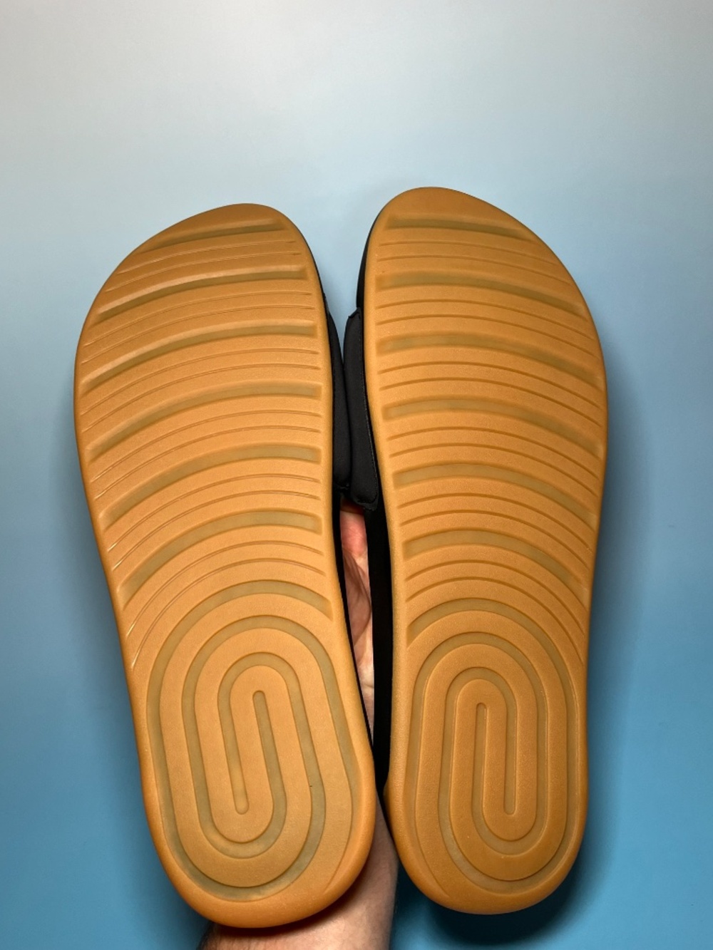 While on Earth Slide - Size 11 Men’s RETAIL $80 - Picture 5 of 5